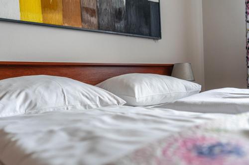 Double or Twin Room image 9
