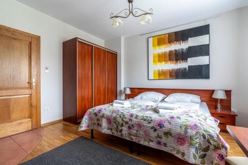 Double or Twin Room image 8
