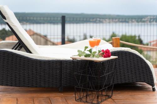 泳池, Apartments Milic in 果尼亞卡林