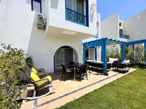 Twin house 4 master Bedrooms premium mountain view Ras Elhikma in Zawiyat Ailat Nuh