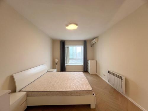 Eastern Hub - Jing'an Temple Branch 4-bedroom with 2 Balconies, Shanghai (foto 7)