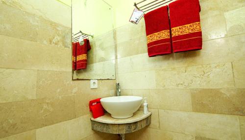 Standard Double or Twin Room image 1
