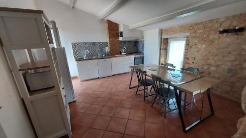 Iekārtas, Maison de Village sur 2 étages à Vénéjan 4 personnes Meublé de tourisme classé 3 étoiles (Maison de Village sur 2 etages a Venejan 4 personnes Meuble de tourisme classe 3 etoiles) in Venejan