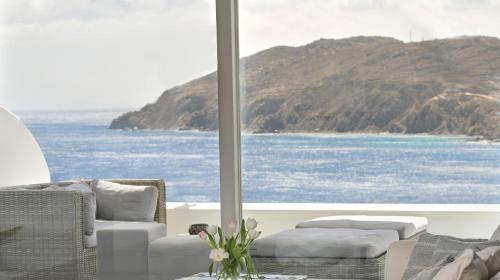 "Short walk to 4 beaches" villa, by CalypsoSunsetVillas