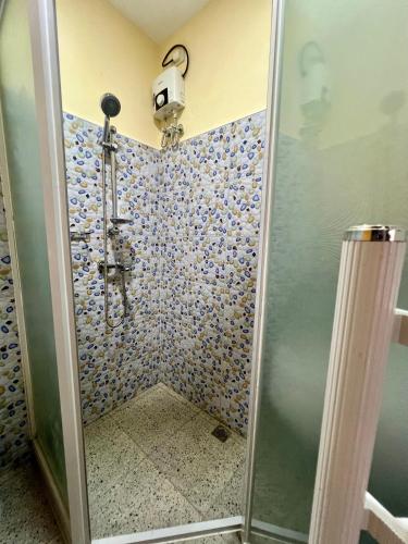 room detail thumbnail 2