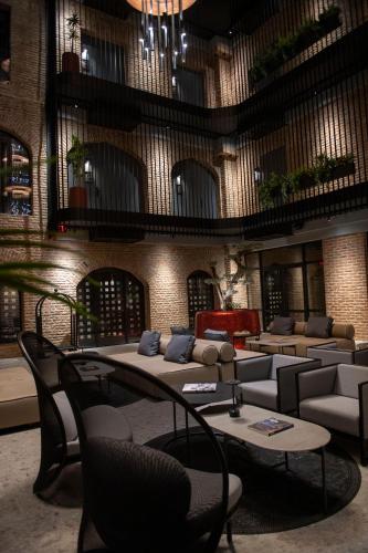 设施服务, 卡尔瓦斯拉 (Qarvasla) in 第比利斯