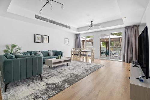 Whole 3 BR with Maids Room House - The Springs - Privat Garden, Dubaï (photo 2)