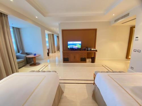 557281034 Grand Hotel Djibloho