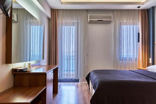 Standard Triple Room image 10