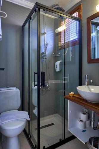 Standard Double or Twin Room with Sea View image 8