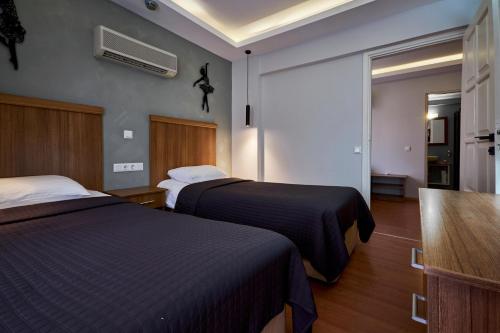 Standard Triple Room image 2