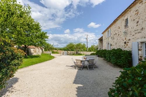 Logis La Tour - Gîte La Tour