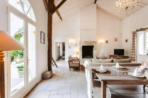 Pays de la Loire House 1005 in Saint-Laurent-de-la-Salle