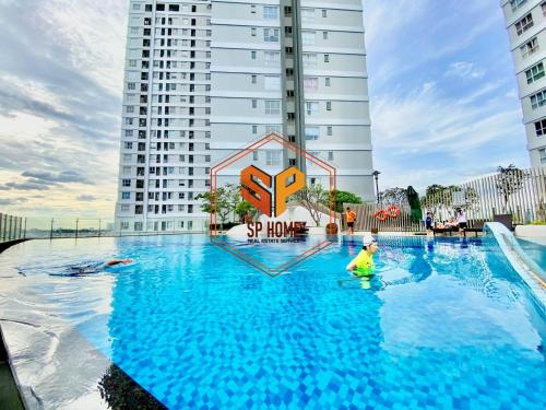 Sunrise City View 2 bedrooms - swimming pool & gym - 수영장