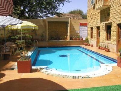 Hotel Golden City with Swimming Pool