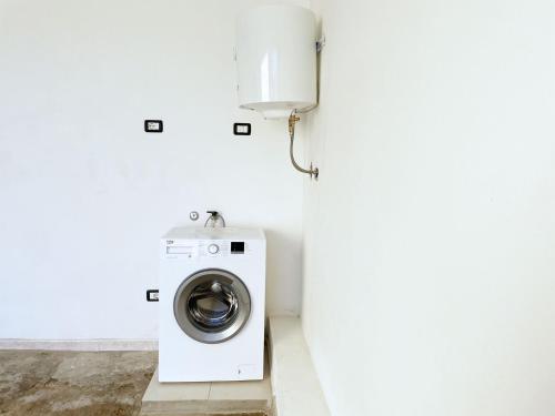 One-Bedroom Apartment image 1