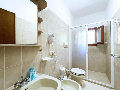 One-Bedroom Apartment image 4