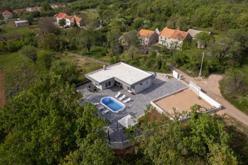 Viesnīcas āriene, Villa Nadalina, Cista Provo in Cista Provo