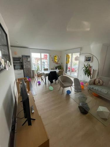 Appartement très lumineux proche Métro Asnières - Location saisonnière - Asnières-sur-Seine