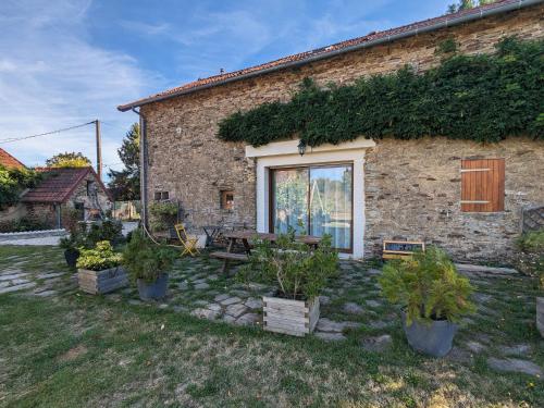 Chambre d'hotes avec jardin, activites familiales et parking securise au cœur du Berry - FR-1-591-44 in Nouzerines