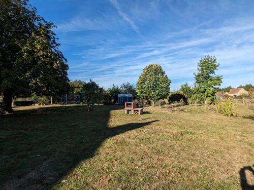 Charmante Chambre Coquelicot : calme, activites variees, acces independant, parking securise. - FR-1 in Nouzerines