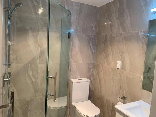Serene 5-Bedroom Papakura Home, Auckland (photo 9)