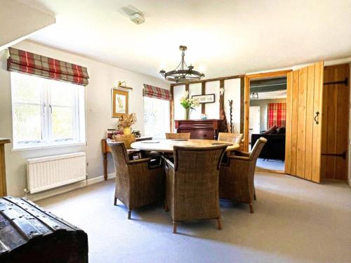 Orange Grove Cottage in Eye