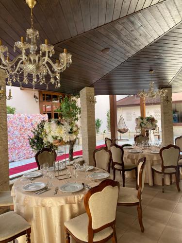 شرفة/ تراس, Hotel Impero in مركز مدينة أوراديا