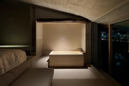 Double Room with Park View image 10