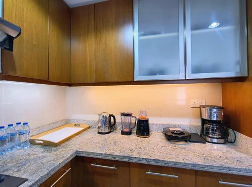 Trinity Holiday Homes - Standpoint Tower Downtown - image 5
