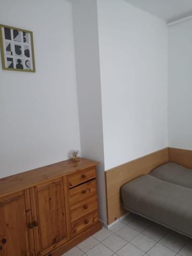 2 bedrooms, 3 beds