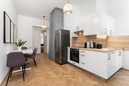 1# Fancy share Apartment with Own Bathroom, Prague (photo 11)