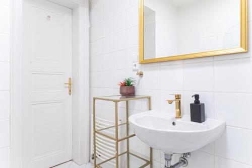 1# Fancy share Apartment with Own Bathroom, Prague (photo 3)
