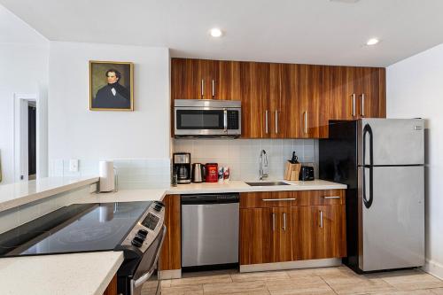 Spacious Modern Condos near French Quarter - 주방