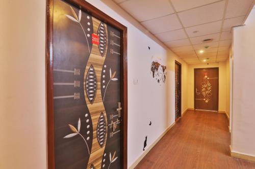 Divine Glory Hotel in Aminabad
