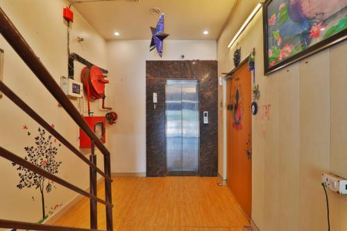Divine Glory Hotel in Aminabad