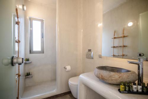 Two-Bedroom Villa with Outdoor Hot Tub image 3
