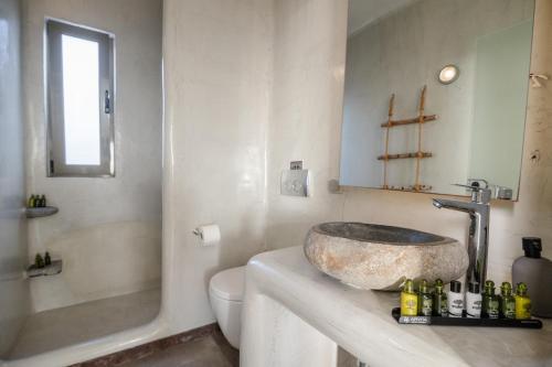 Two-Bedroom Villa with Outdoor Hot Tub image 2