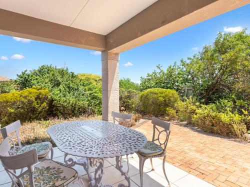 Par Excellence Villa in Langebaan Country Estate
