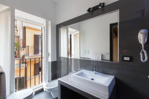 Town House Roma - image 10