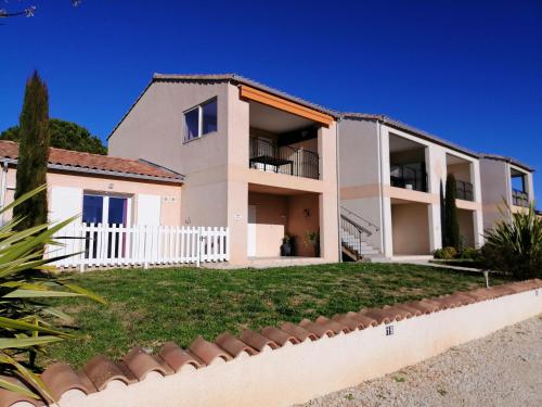 A szálláshely kívülről, Superbe appartement dans résidence avec piscine (Superbe appartement dans residence avec piscine) in Saint-Martin-d'Ardeche