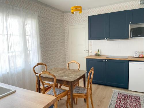 virtuve, Vinter Bed & Breakfast in Orssaari