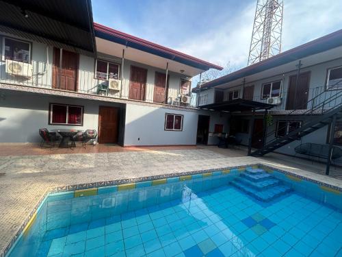 CASA FOTR LOCO in Uvita