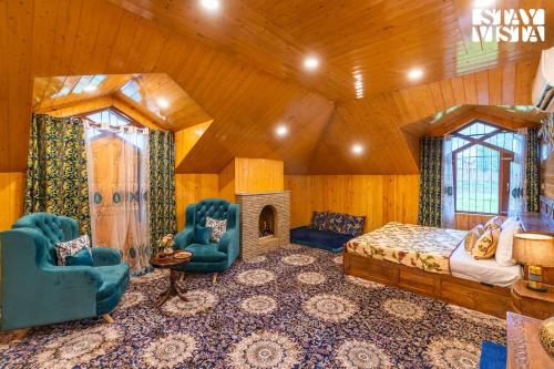 StayVista at Nazneen with Bonfire & Gazebo - Accommodation - Srinagar