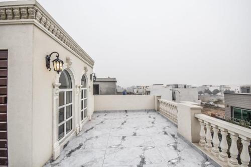 Luxury Dream Vacation Home in DHA Near Lahore Airport - image 14