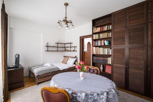 Plac Konstytucji Homely Studio by BookingHost, Varšava