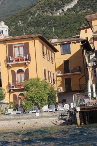 Wohnung in Malcesine mit Privatstrand