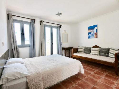 Anny Studios Perissa Beach - image 9