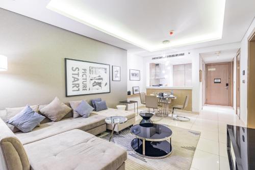 Dubai Dreaming Stylish 1BR DAMAC Towers Paramount - image 12