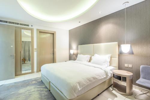 Dubai Dreaming Stylish 1BR DAMAC Towers Paramount - image 13